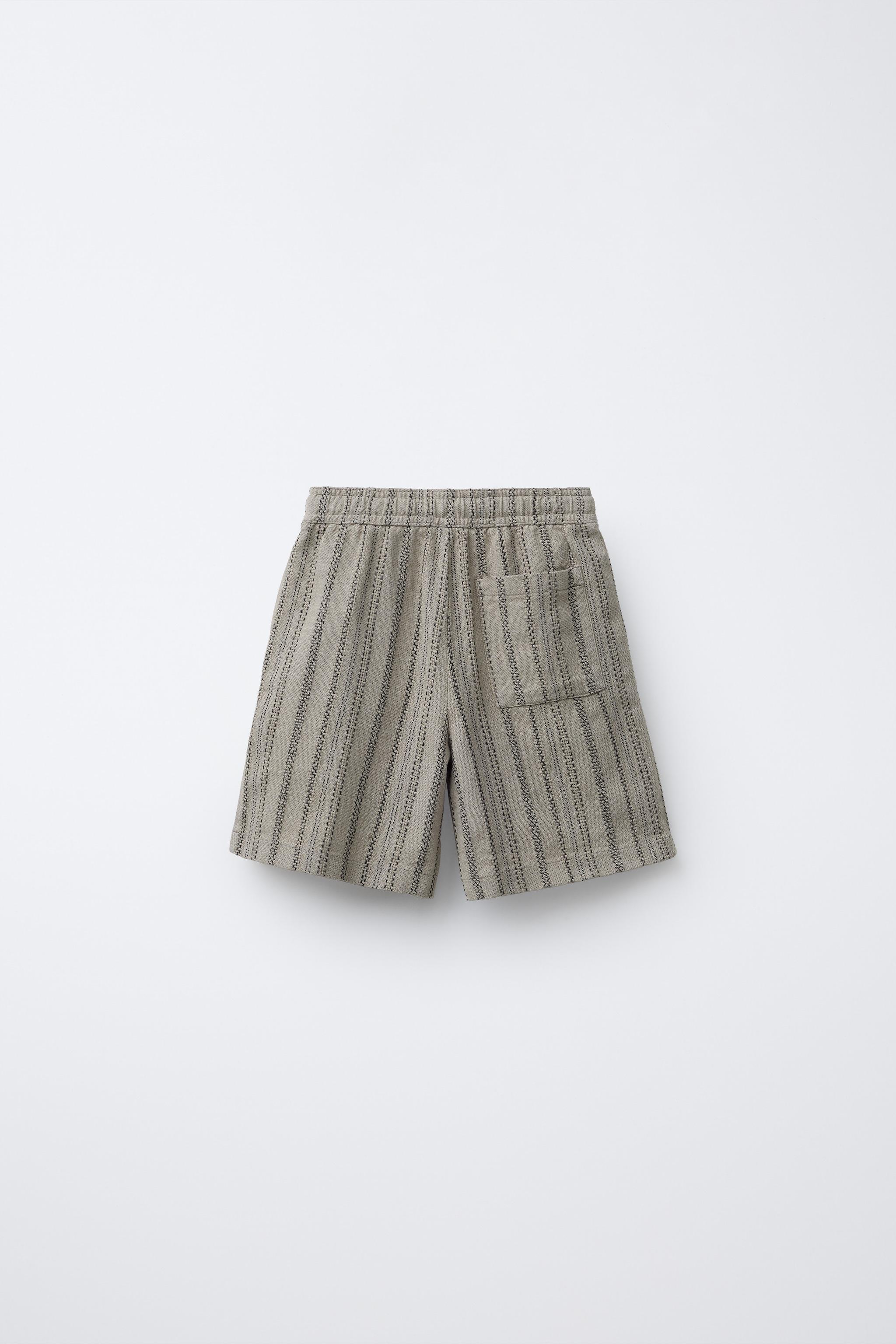 TEXTURED STRIPED SHORTS